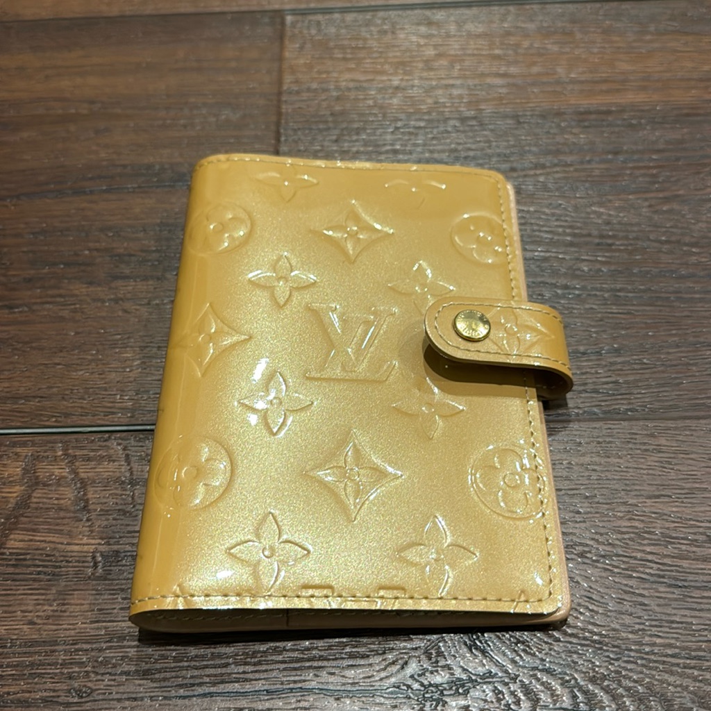 Louis Vuitton Authentic Pre Owned Vernis Agenda/ Passport Holder.